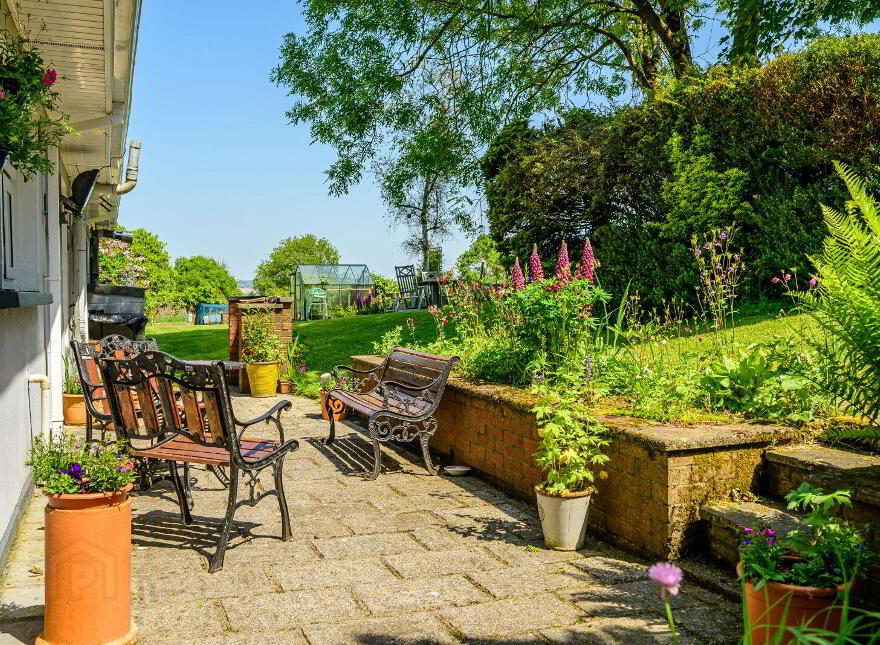 Commeen, Carrigaline, P43PX28