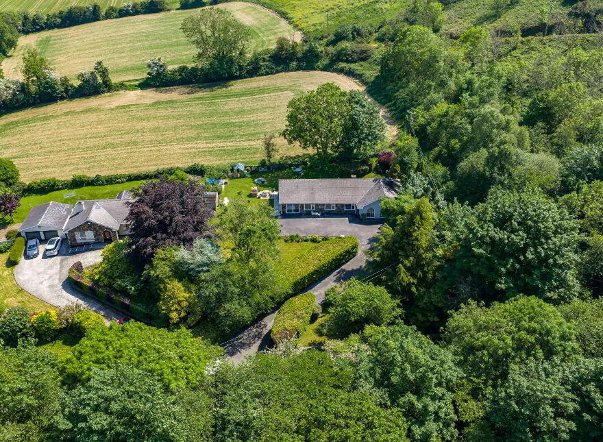 Commeen, Carrigaline, P43PX28