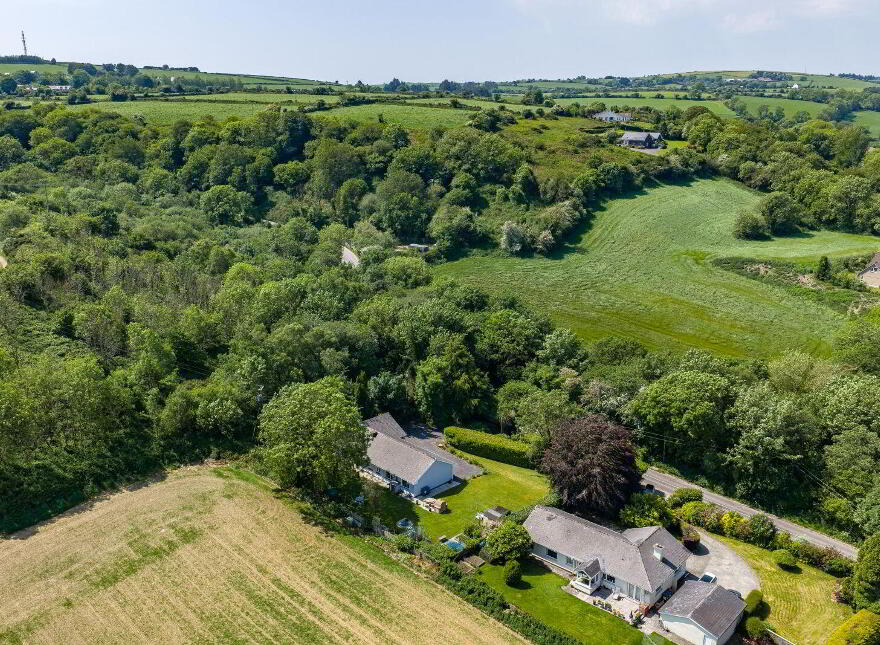 Commeen, Carrigaline, P43PX28