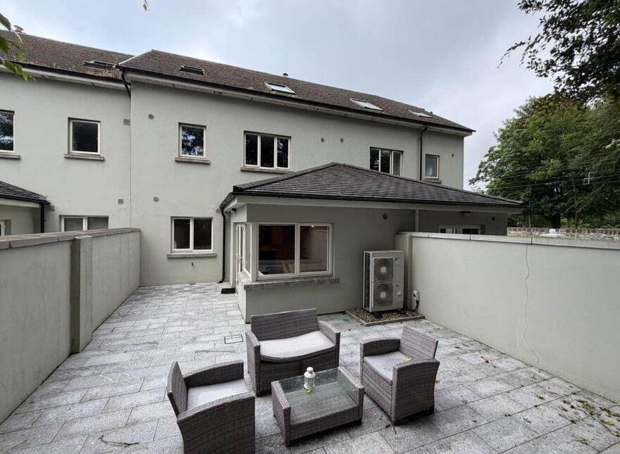 2 Shelbourne Square, North Circular Road, V94HP6H