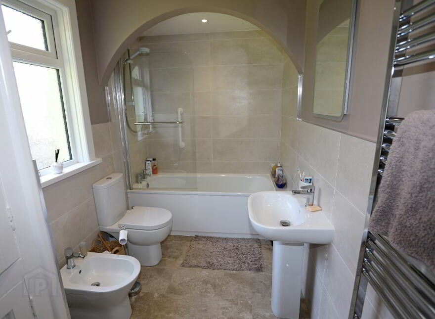 "Laureldeane", 37 Kilrea Road, Garvagh, BT51 5LR
