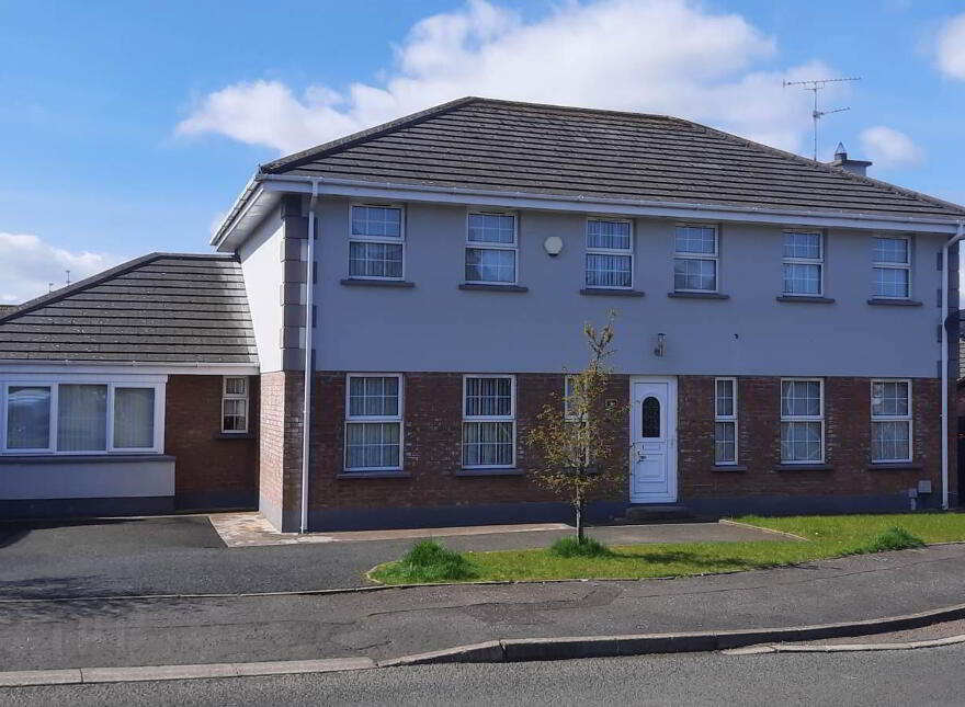 96 Dellwood, Eglinton, Londonderry, BT47 3XF photo