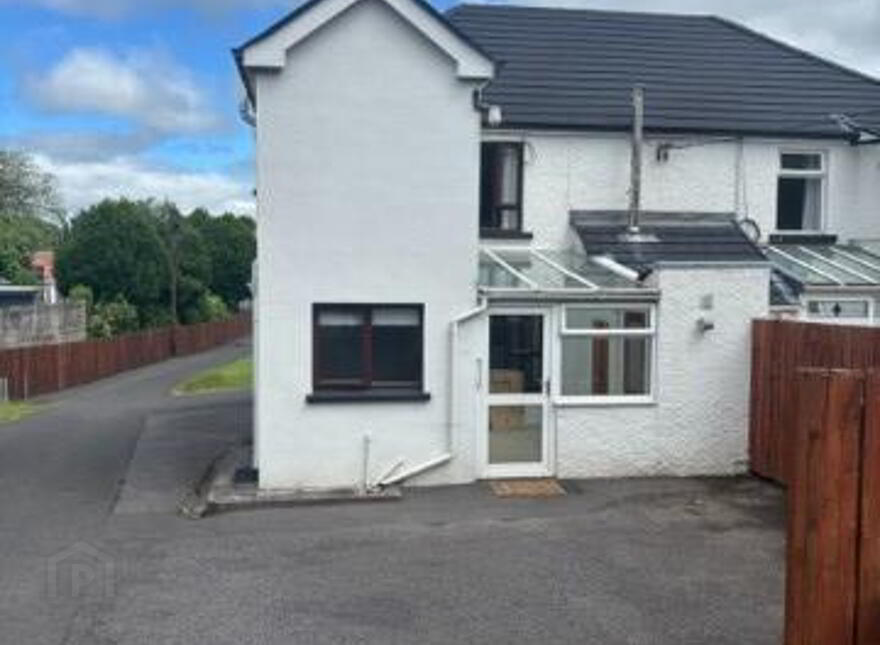 Dublin Road, Enniskillen, BT74 6HN