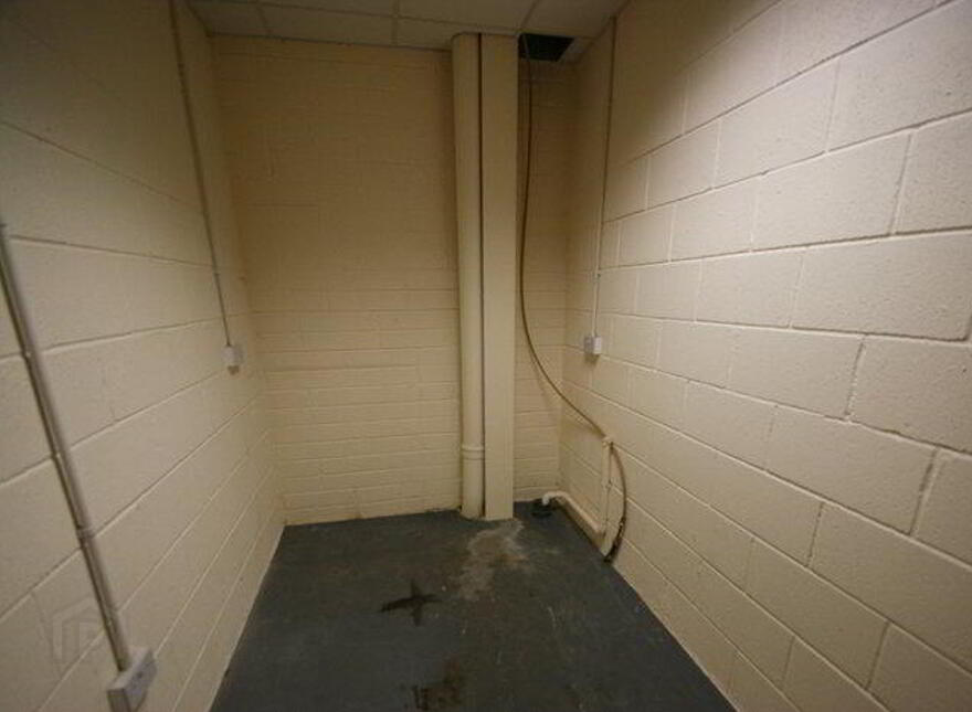 Unit 2, Strawhall Industrial Estate