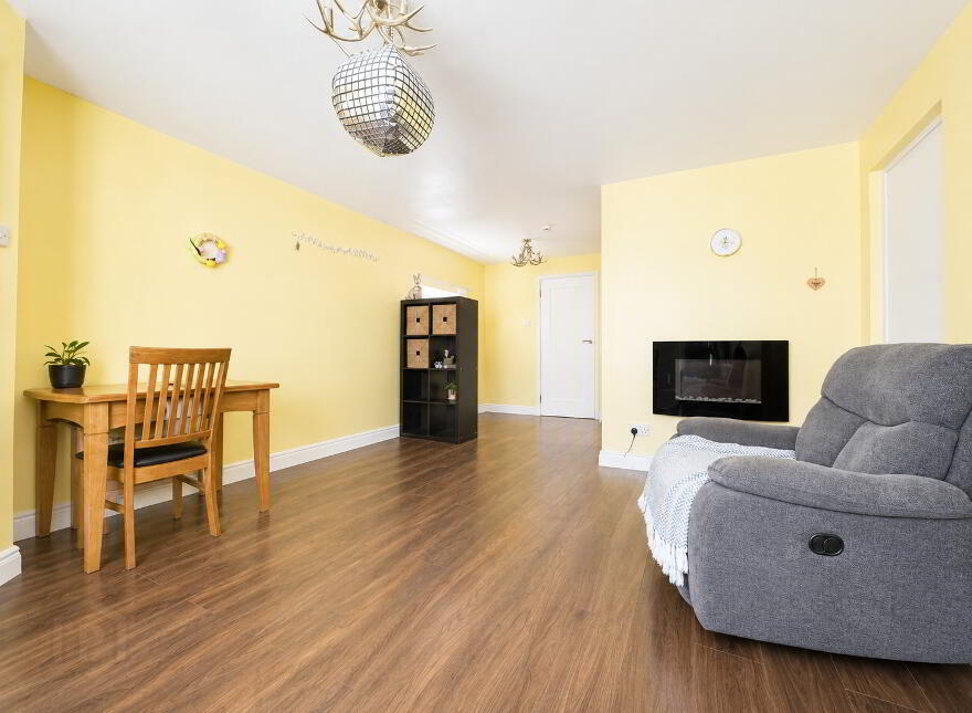 Apt 13 Quay Court, Scotch Quarter, Carrickfergus, BT38 7UP photo 2