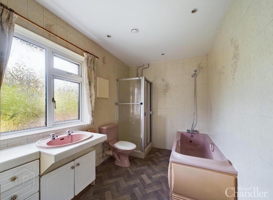 4 Loughview Drive, Belfast, BT6 0NU