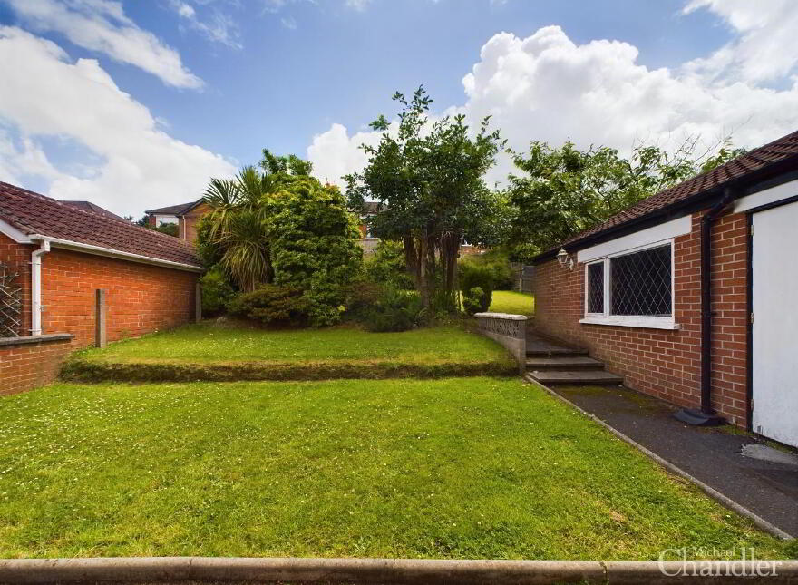 4 Loughview Drive, Belfast, BT6 0NU