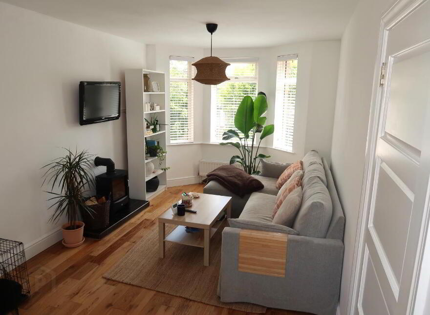 201 Ballygomartin Road, Belfast, BT13 3NB