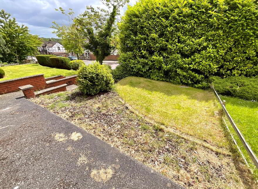 201 Ballygomartin Road, Belfast, BT13 3NB