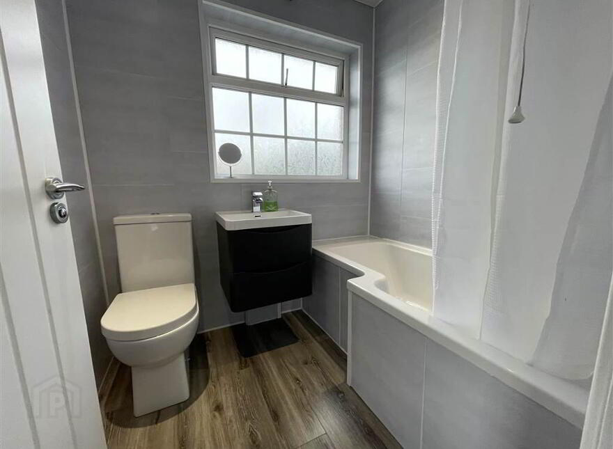 38 Mica Drive, Belfast, BT12 7NN