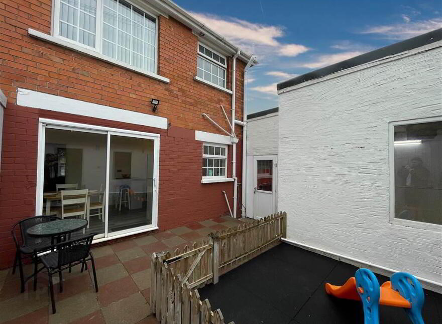 38 Mica Drive, Belfast, BT12 7NN