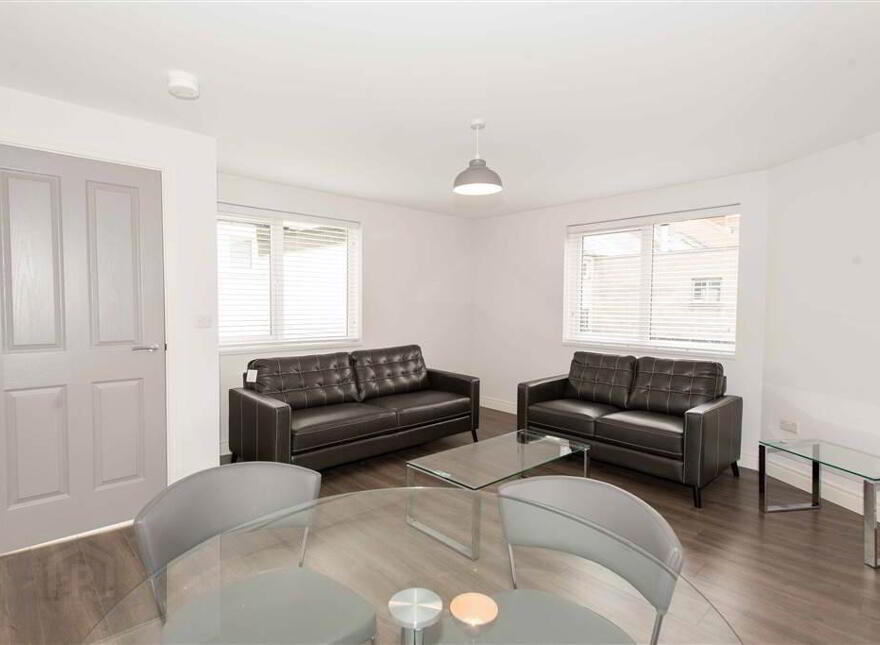Apt 3B, Belmont Road, Belfast, BT4 2AA