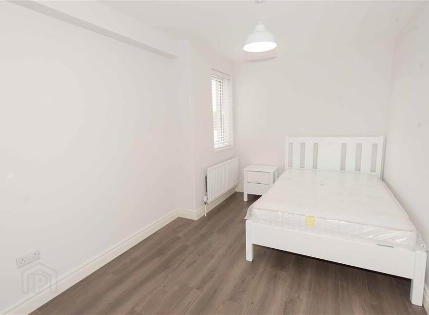 Apt 3B, Belmont Road, Belfast, BT4 2AA