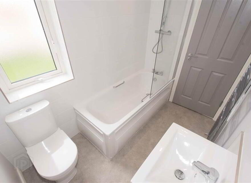 Apt 3B, Belmont Road, Belfast, BT4 2AA