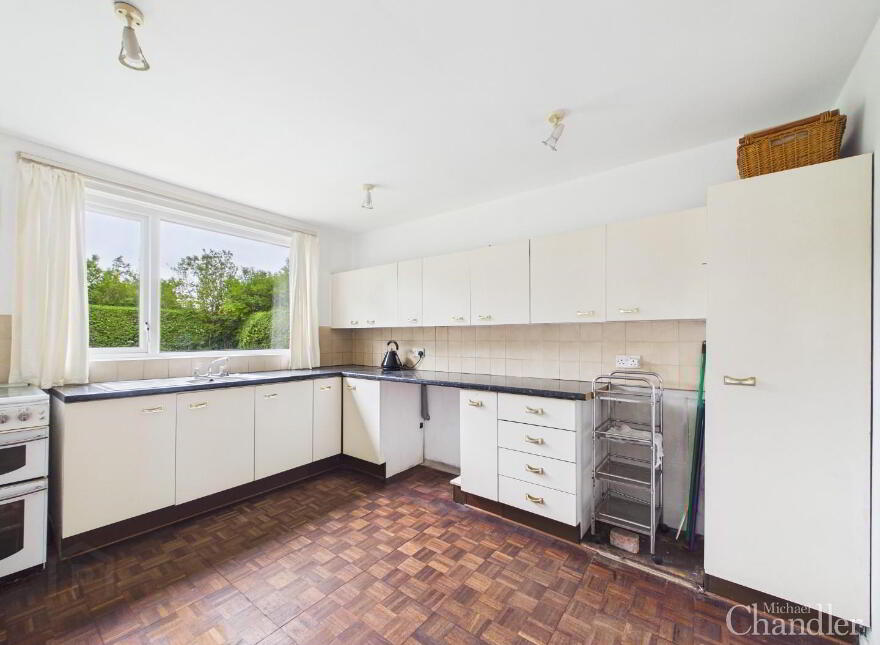 1 Newton Park, Belfast, BT8 6LL