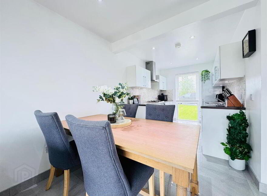 2 Aylesbury Lane, Mallusk Road, Newtownabbey, BT36 7ZE