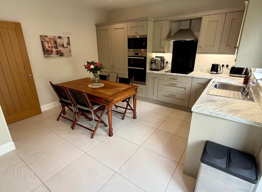 8 Artasooly Crescent, Tullysaran, Armagh, BT71 7UF