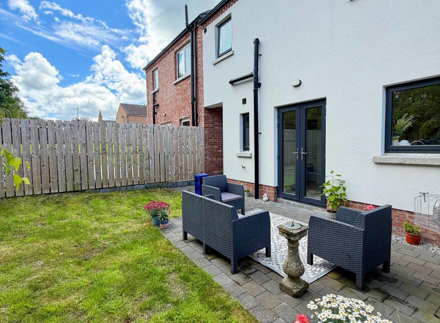 8 Artasooly Crescent, Tullysaran, Armagh, BT71 7UF