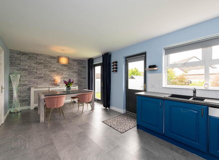 65 Rogan Manor, Newtownabbey, BT36 4BD
