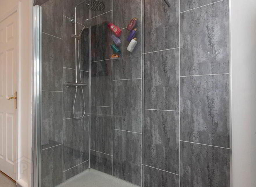 65 Rogan Manor, Newtownabbey, BT36 4BD