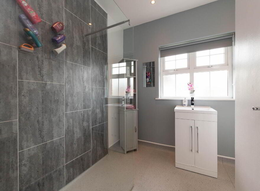 65 Rogan Manor, Newtownabbey, BT36 4BD