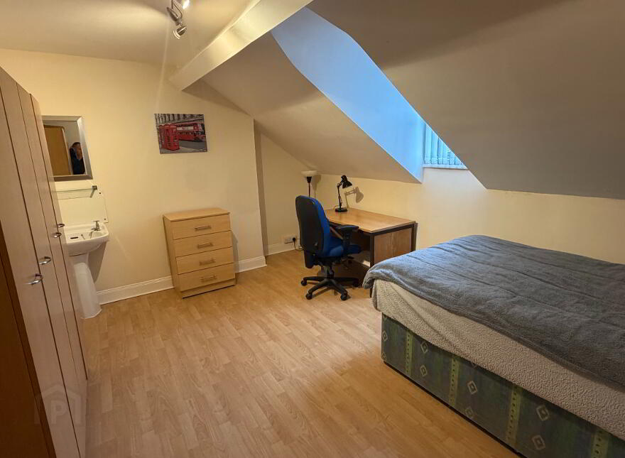 20 Stranmillis Gardens, Belfast, BT9 5AS