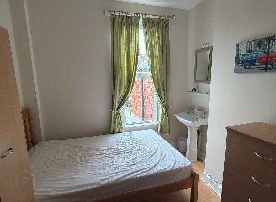 20 Stranmillis Gardens, Belfast, BT9 5AS