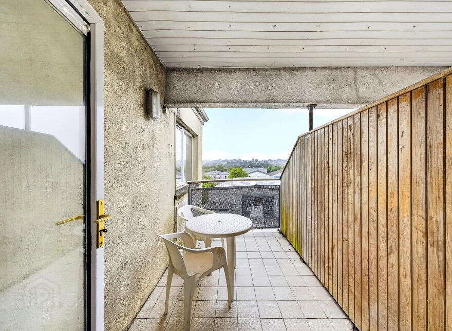 15 Cuirt An Oir, Athlone Road, N39P020