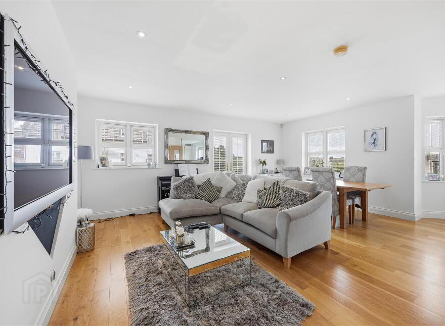Apt 15 Bridge House, 9 Lagan Way, Wellington Square, Belfast, BT7 3LL