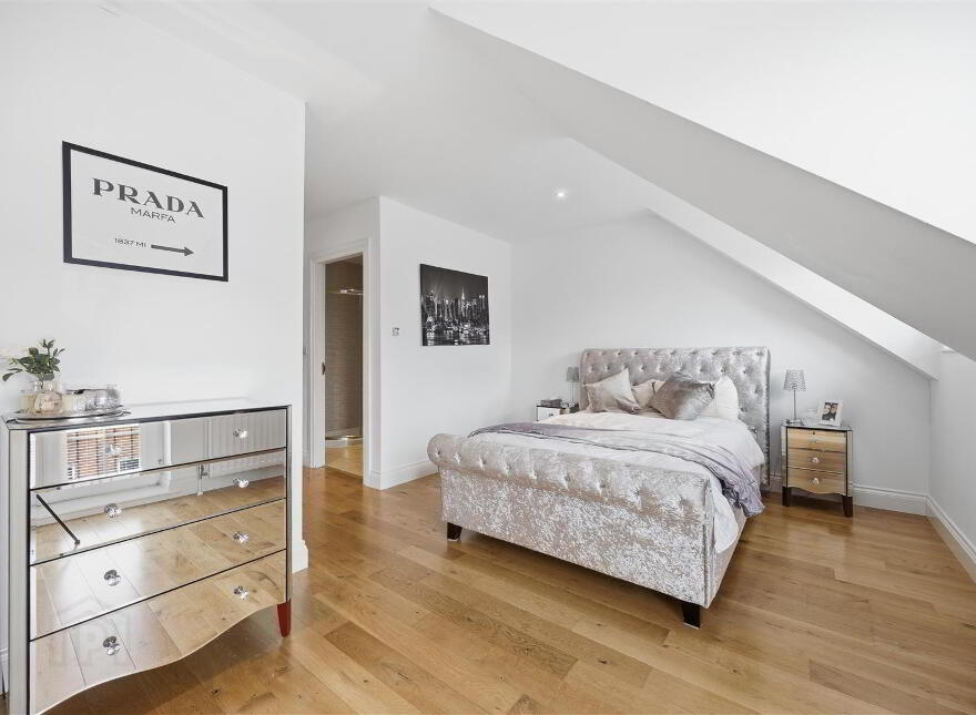 Apt 15 Bridge House, 9 Lagan Way, Wellington Square, Belfast, BT7 3LL