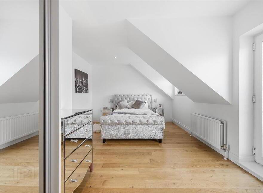Apt 15 Bridge House, 9 Lagan Way, Wellington Square, Belfast, BT7 3LL