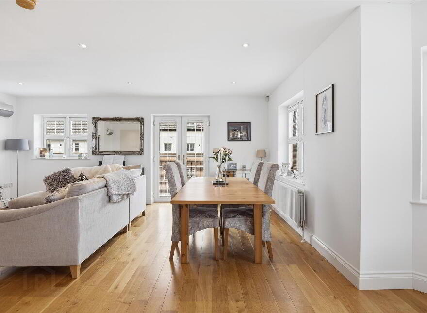 Apt 15 Bridge House, 9 Lagan Way, Wellington Square, Belfast, BT7 3LL