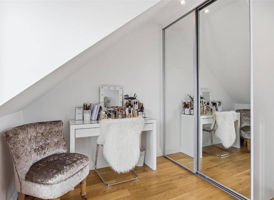 Apt 15 Bridge House, 9 Lagan Way, Wellington Square, Belfast, BT7 3LL