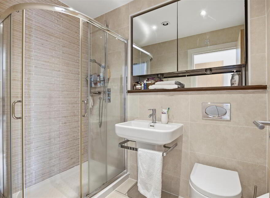 Apt 15 Bridge House, 9 Lagan Way, Wellington Square, Belfast, BT7 3LL