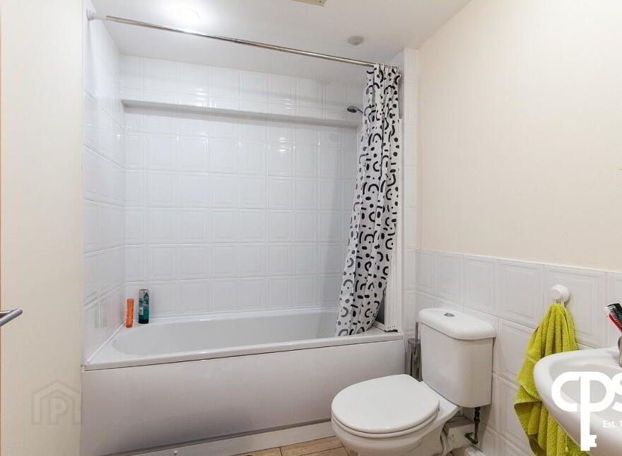 Apt 12, Shaftesbury Court, Belfast, BT7 1RY
