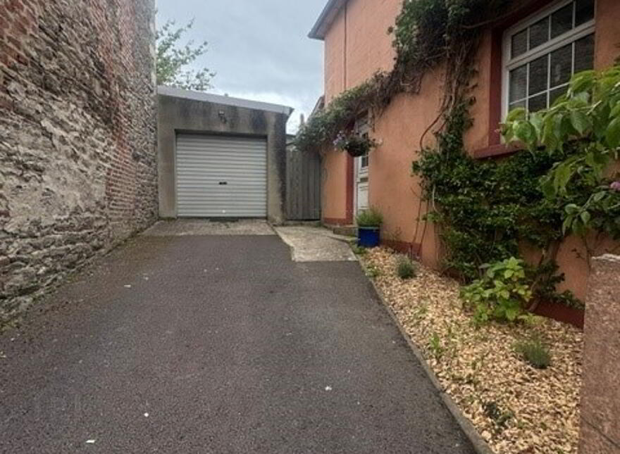 12 College Street, Ballyshannon, F94PC86