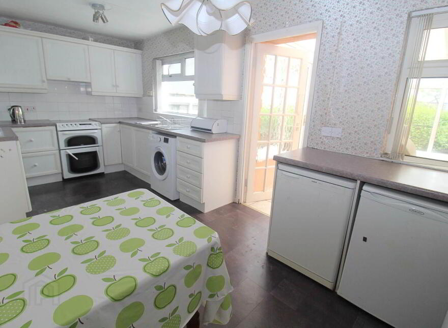 2 Springwell Avenue, Groomsport, Bangor, BT19 6LA
