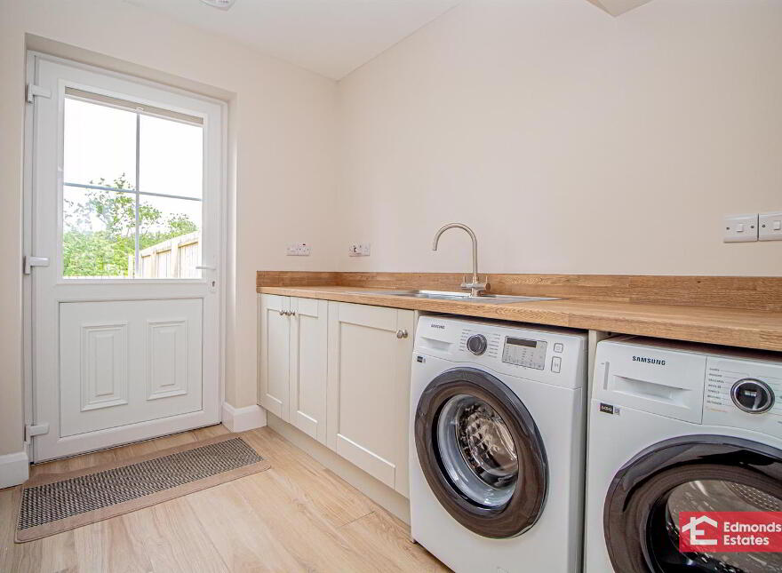 18 Abbey Grange, Portglenone, Ballymena, BT44 8BB