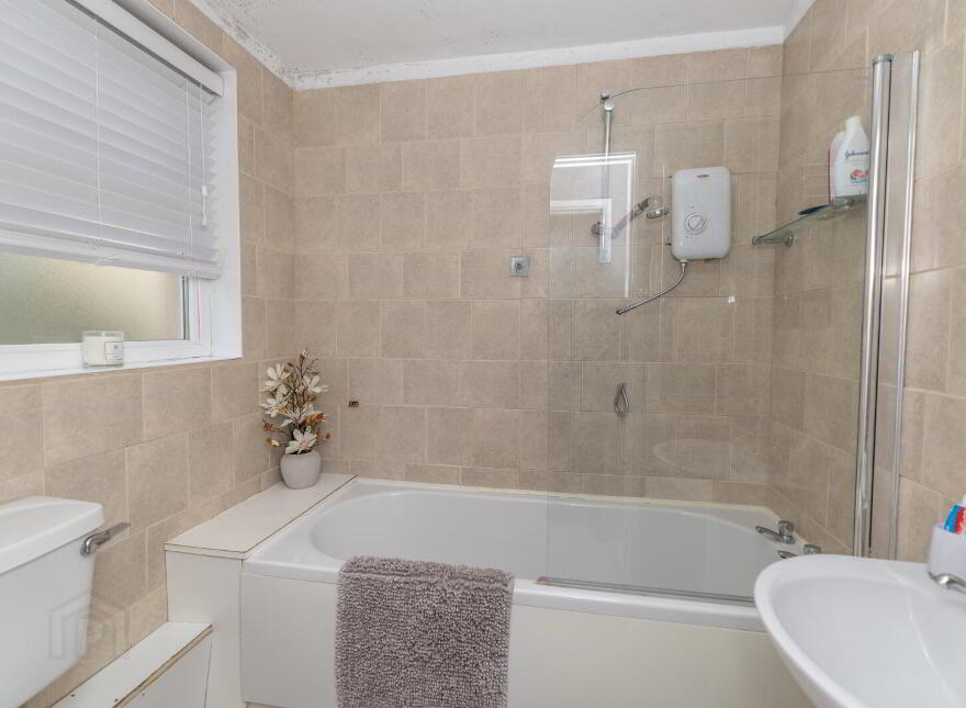 17 Fourth Avenue, Newry, BT35 6HF