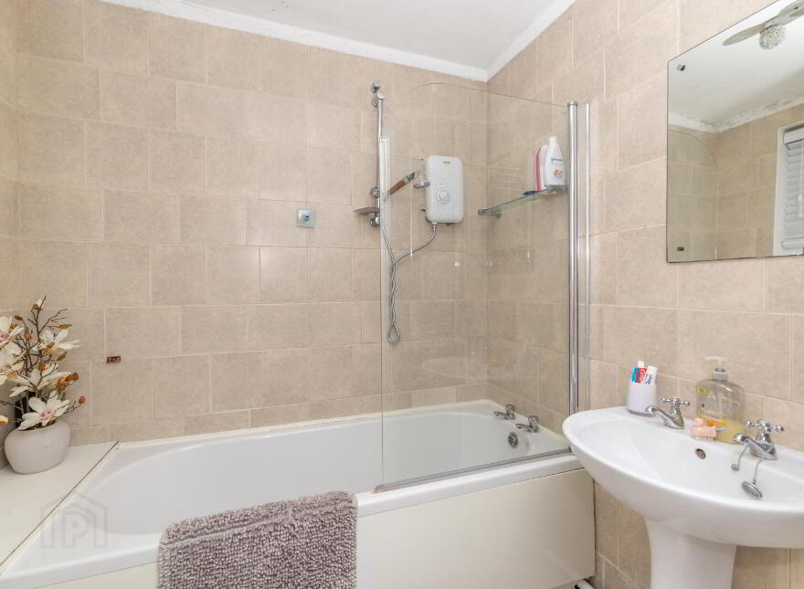 17 Fourth Avenue, Newry, BT35 6HF