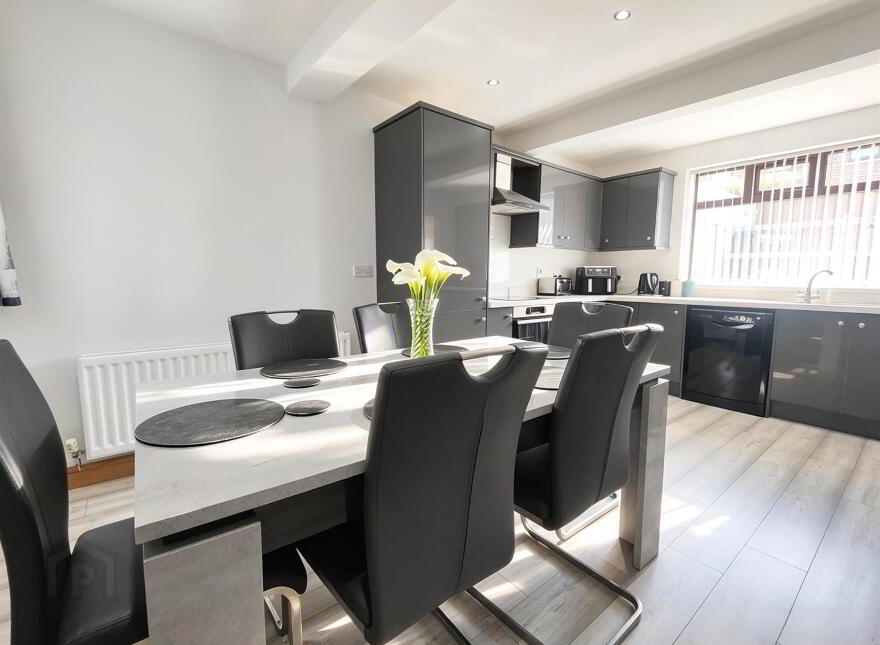 34 Parkmount Gardens, Belfast, BT15 4GP