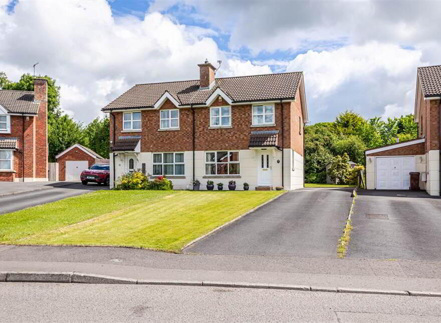 6 Knockdarragh Park, Lisburn, BT28 2XZ