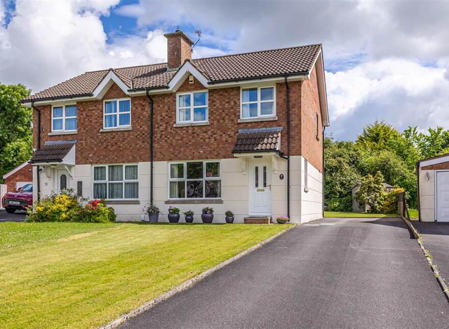 6 Knockdarragh Park, Lisburn, BT28 2XZ