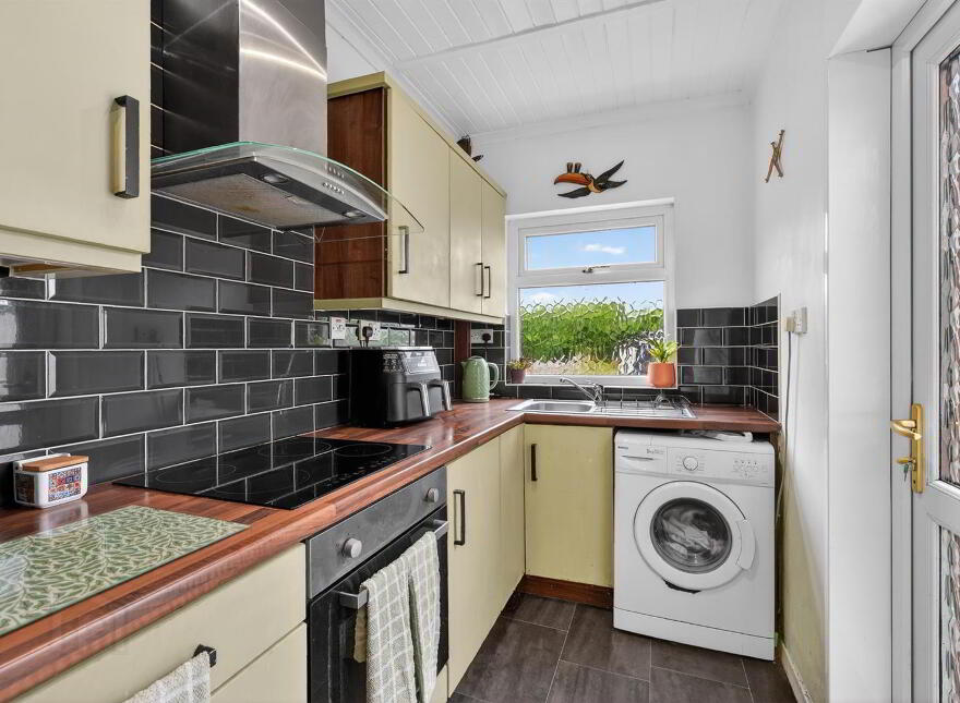14 Weston Drive, Belfast, BT9 7JF