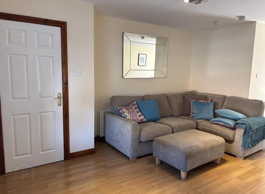 27 Church Green, Dromore, BT25 1LL
