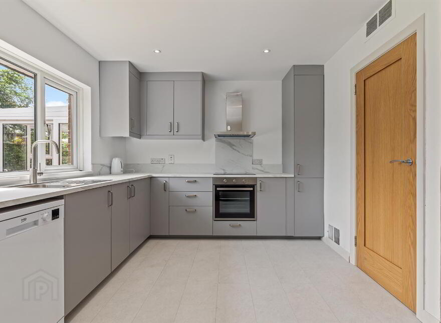 71 Crawfordsburn Road, Newtownards, BT23 4UH