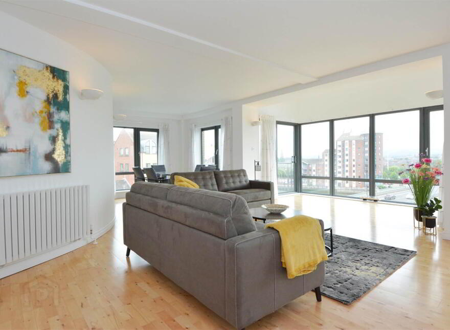 43 St George's Harbour, Belfast, BT1 3SG