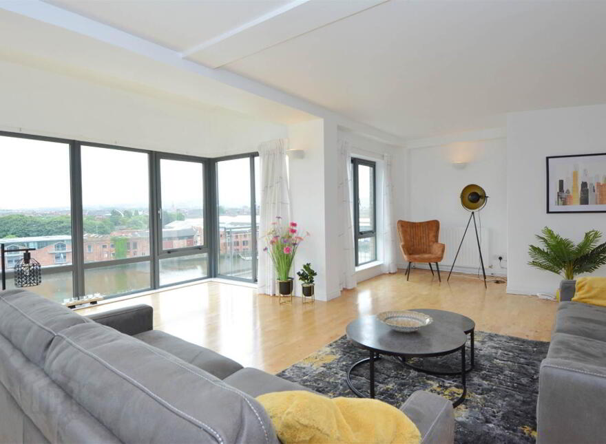 43 St George's Harbour, Belfast, BT1 3SG