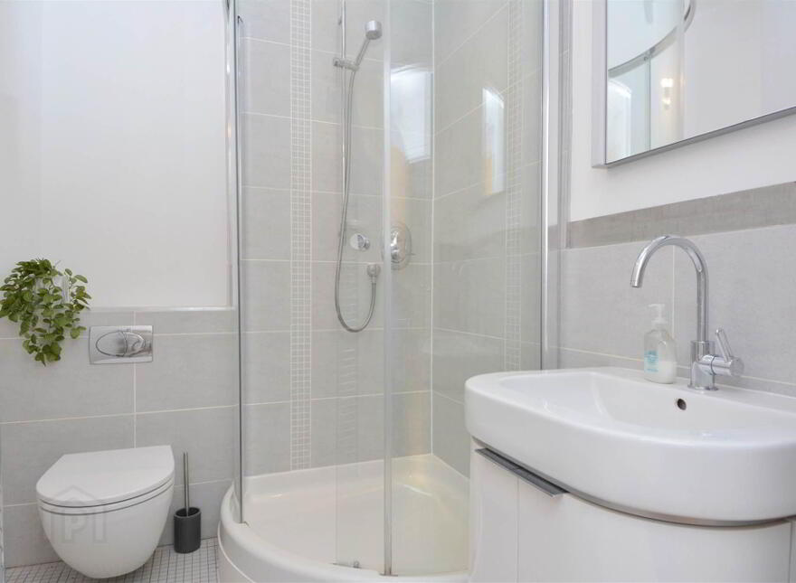 43 St George's Harbour, Belfast, BT1 3SG