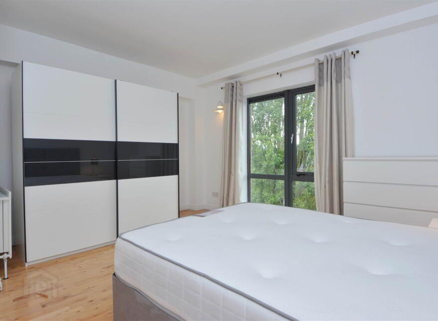 43 St George's Harbour, Belfast, BT1 3SG
